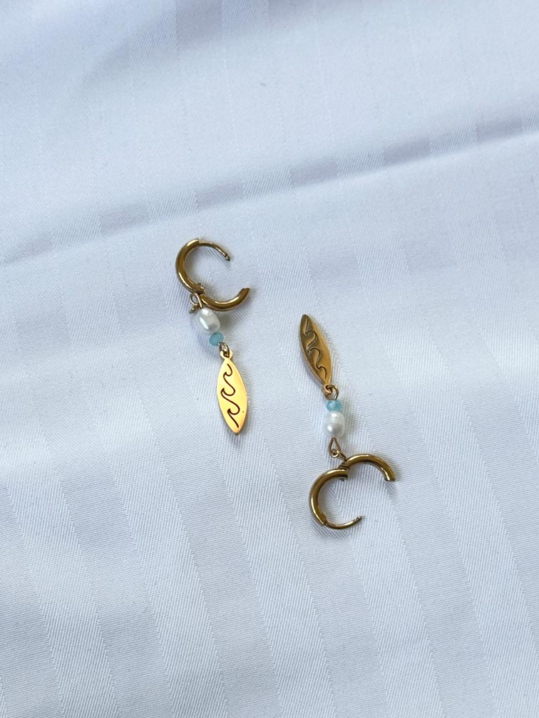 Gold/Silver Surfer-Style Necklace and Earring Set